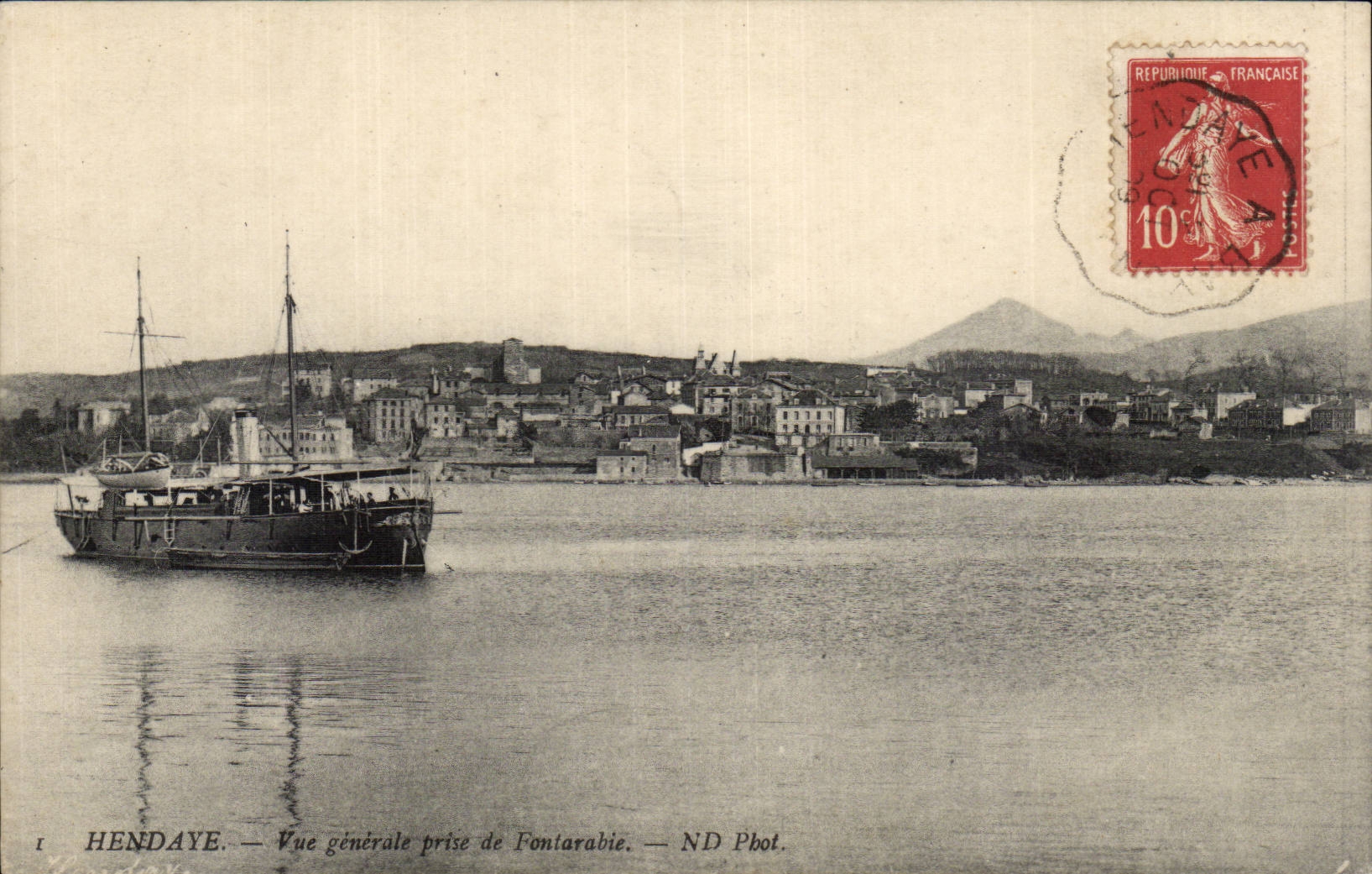 Hendaye — Vue générale prise de Fontarabie — ND Pbot.