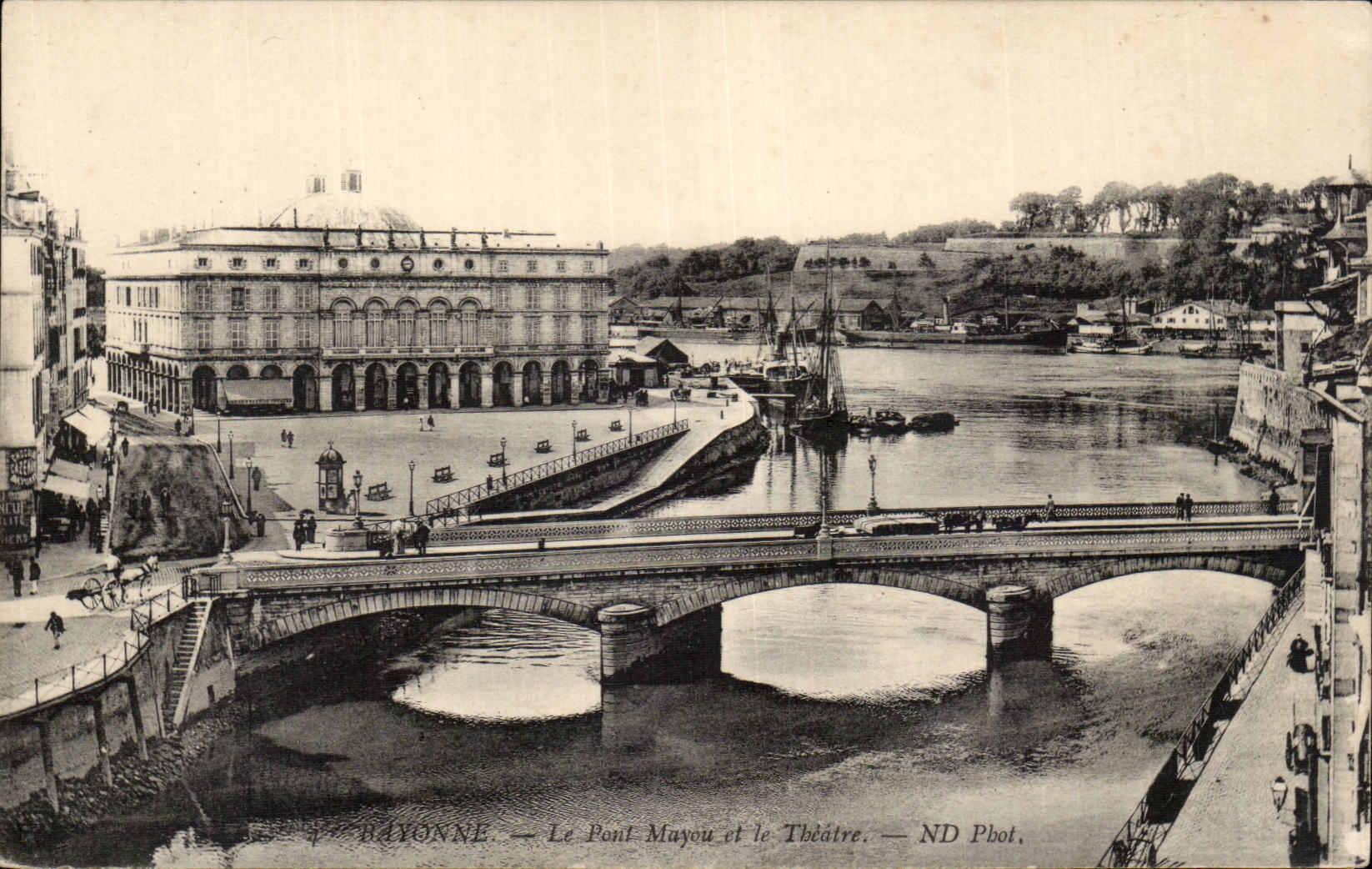 Bayonne — Le Pont-Mayou et le Théâtre — ND Phot.