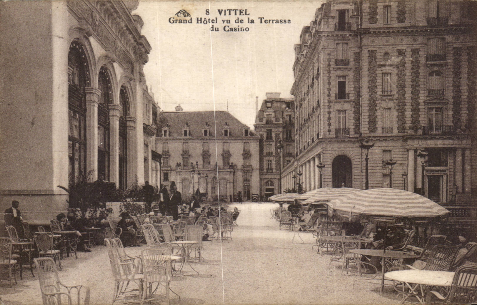 Vittel CPA Grand hotel vu de la terrasse du casino