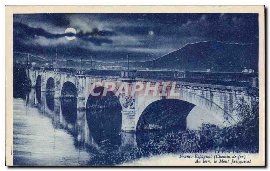 Hendaye - Le Pont International Franco-Espagnol (Chemin de fer) - Au loin, le Mont Jauzquiel