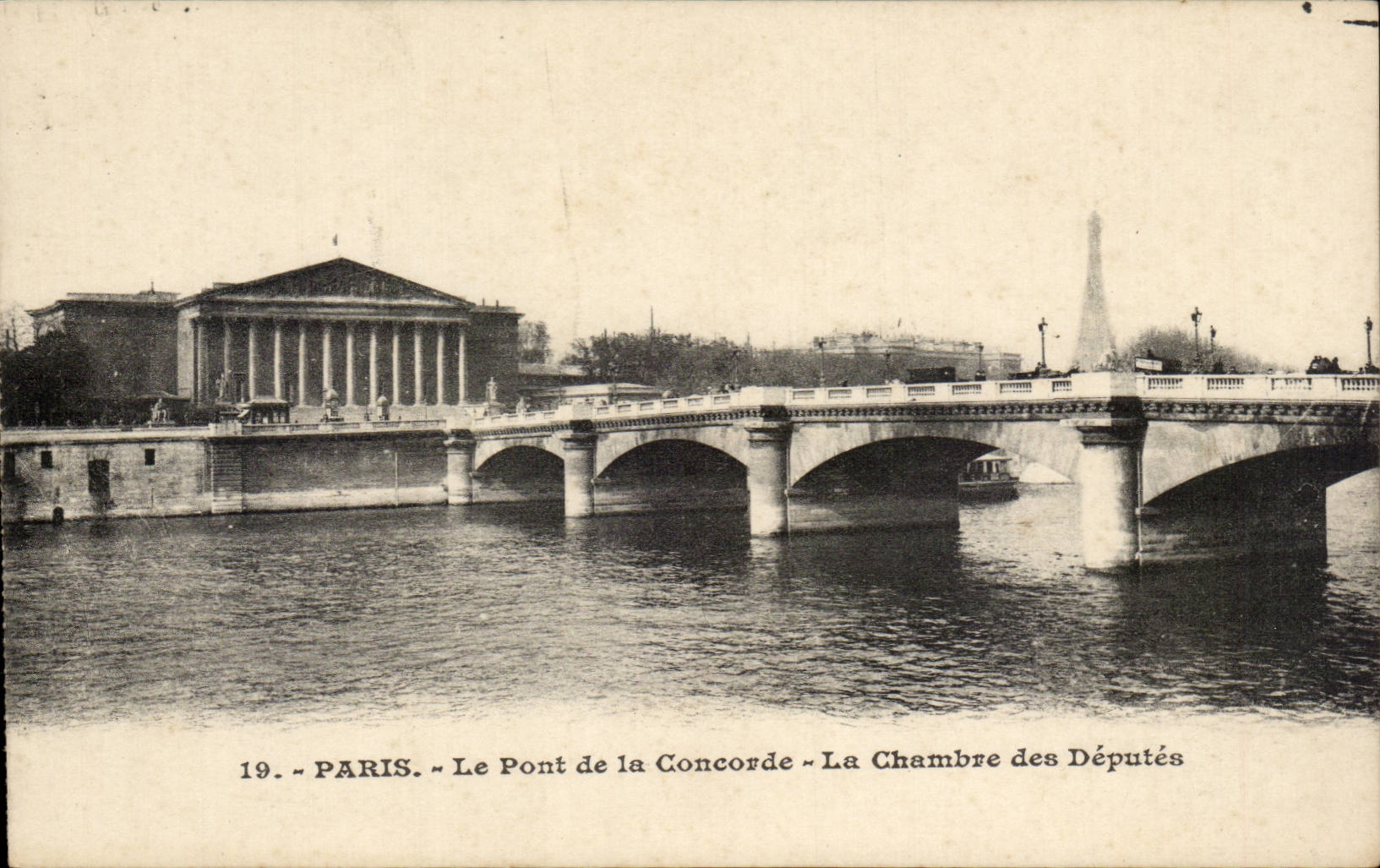 CPA Paris le pont de la Concorde La chambre des deputes Tour Eiffel