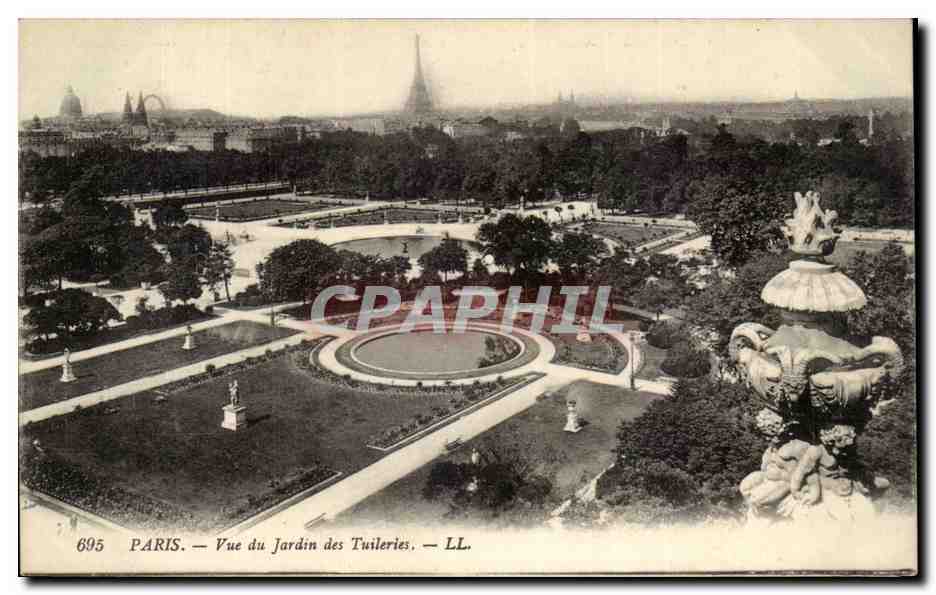 CPA Paris Vue du jardin du Trocadero Tour Eiffel