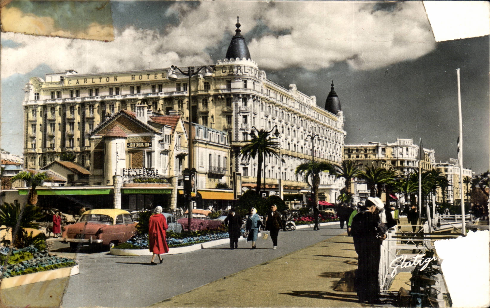 CPSM Cannes la croisette et l'hotel Carlton
