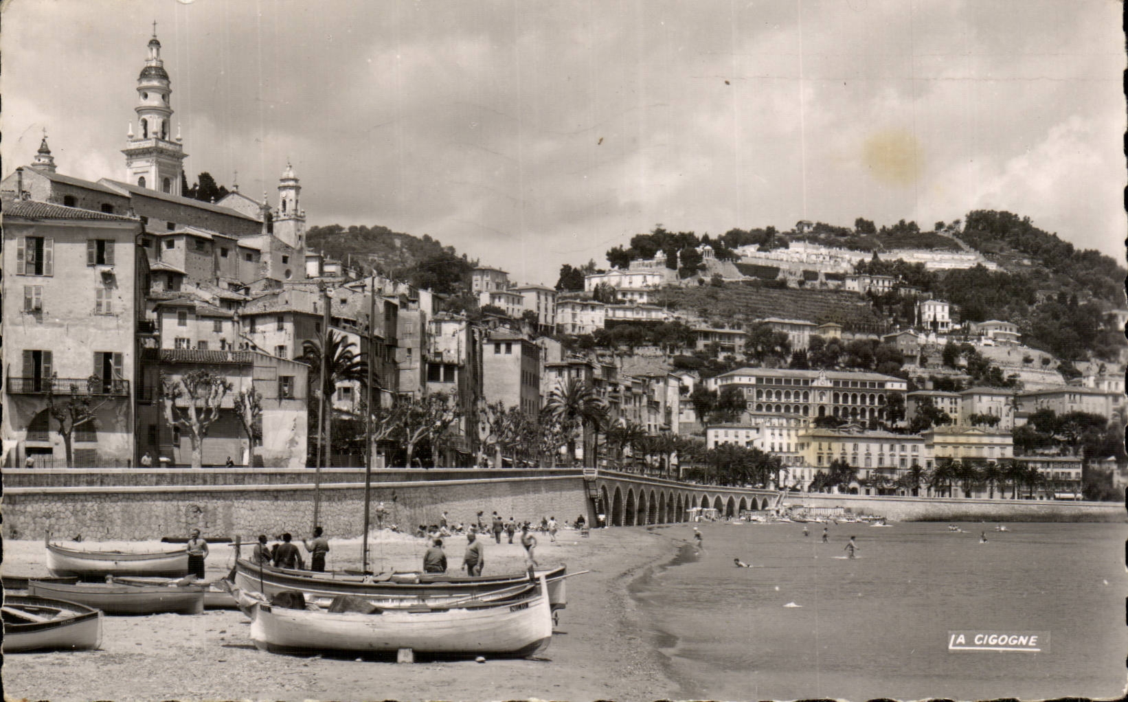 CPSM Menton La plage et la route de la frontiere italienne
