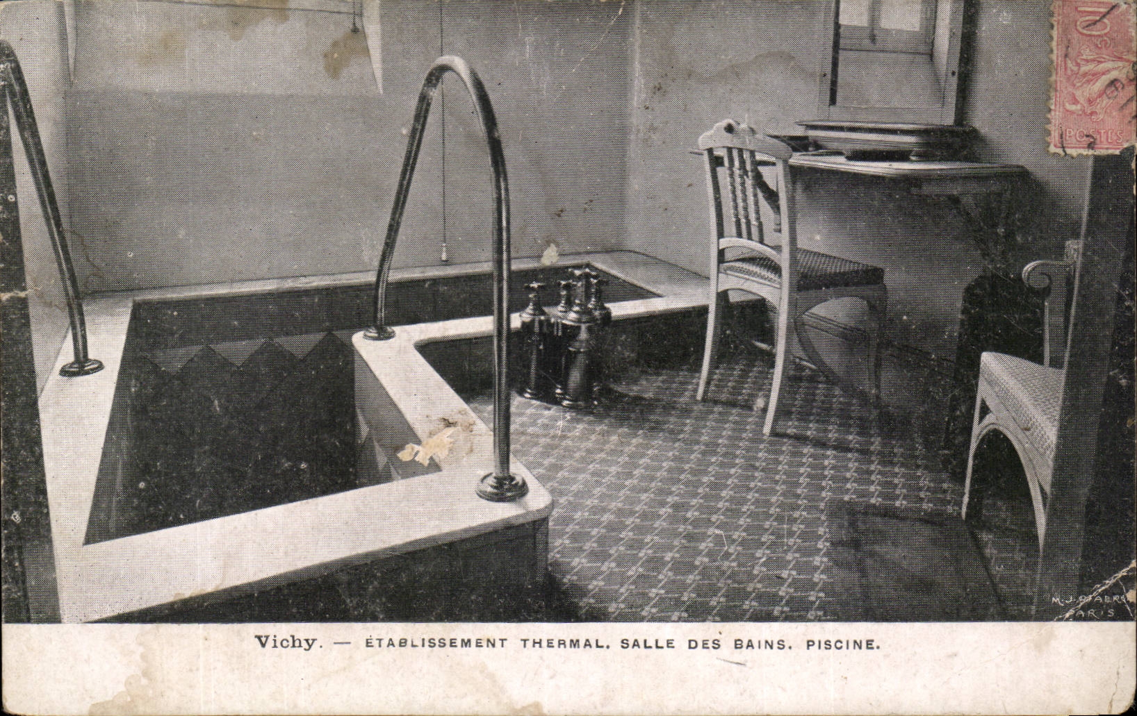CPA Vichy Etablissement thermal SAlle des bains Piscine