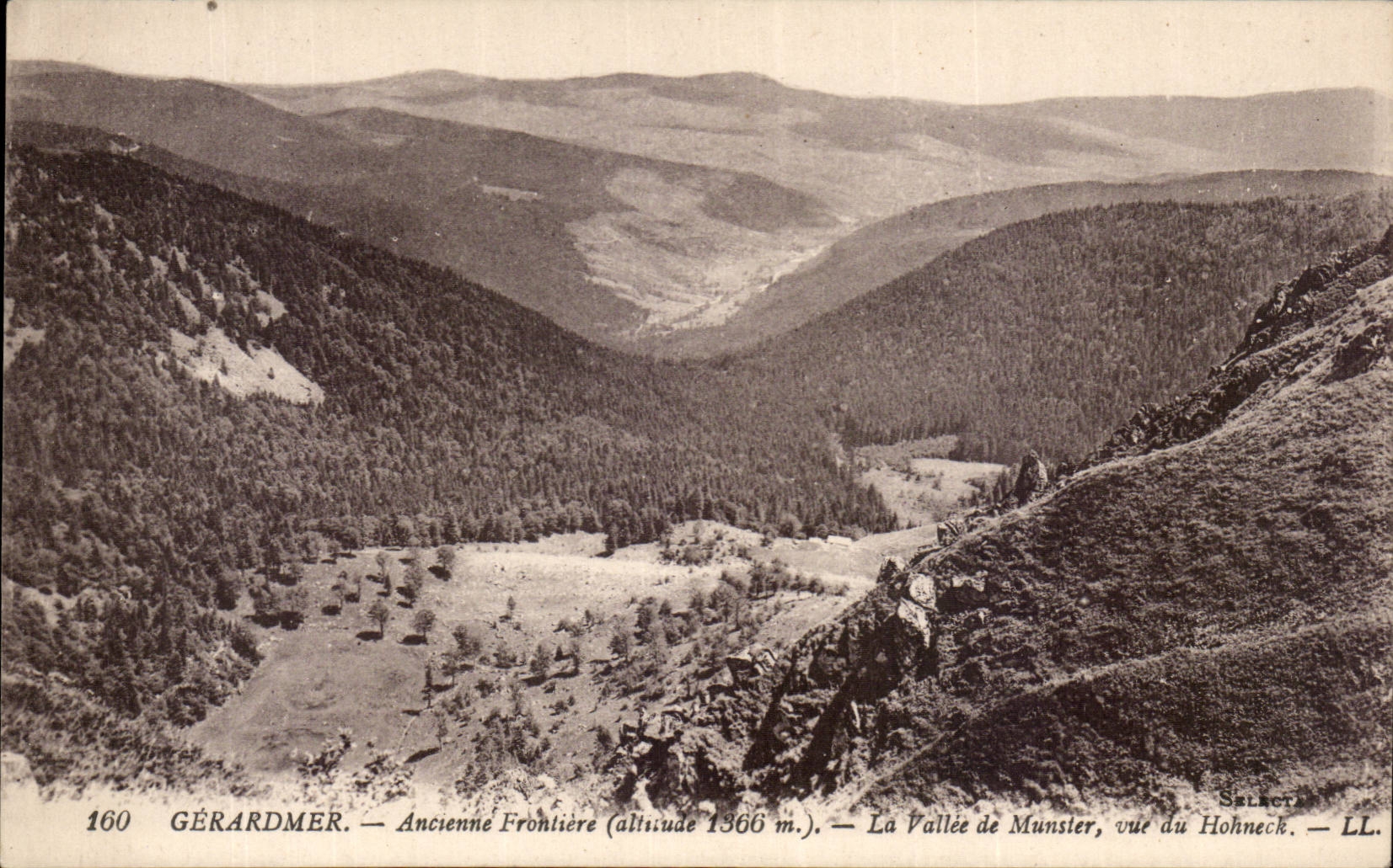 Gérardmer — Ancienne Frontière (altitude 1366 m.) — La Vallée de Munster, vue du Hohneck — Select
