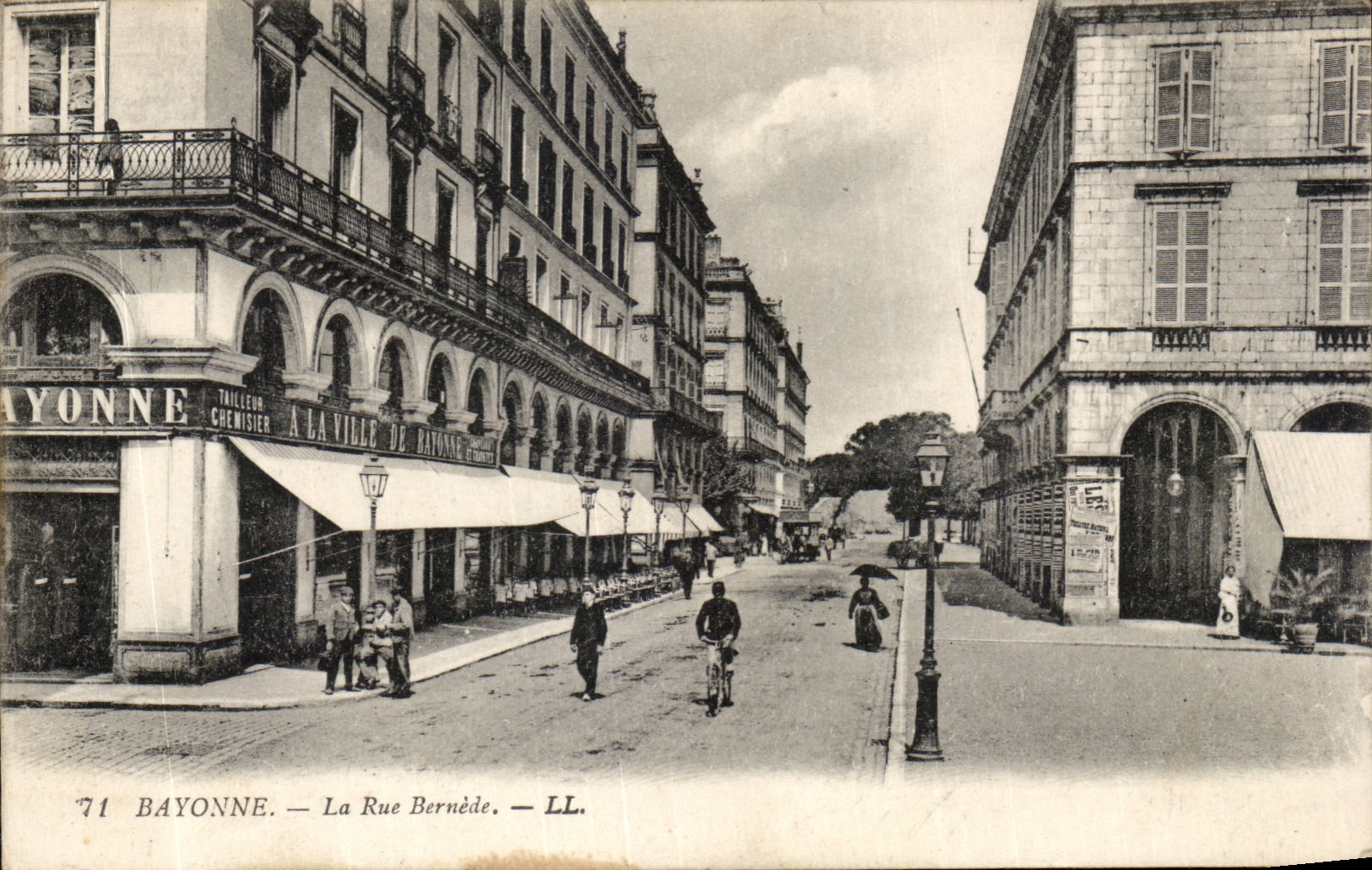 CPA Bayonne La rue Bernede