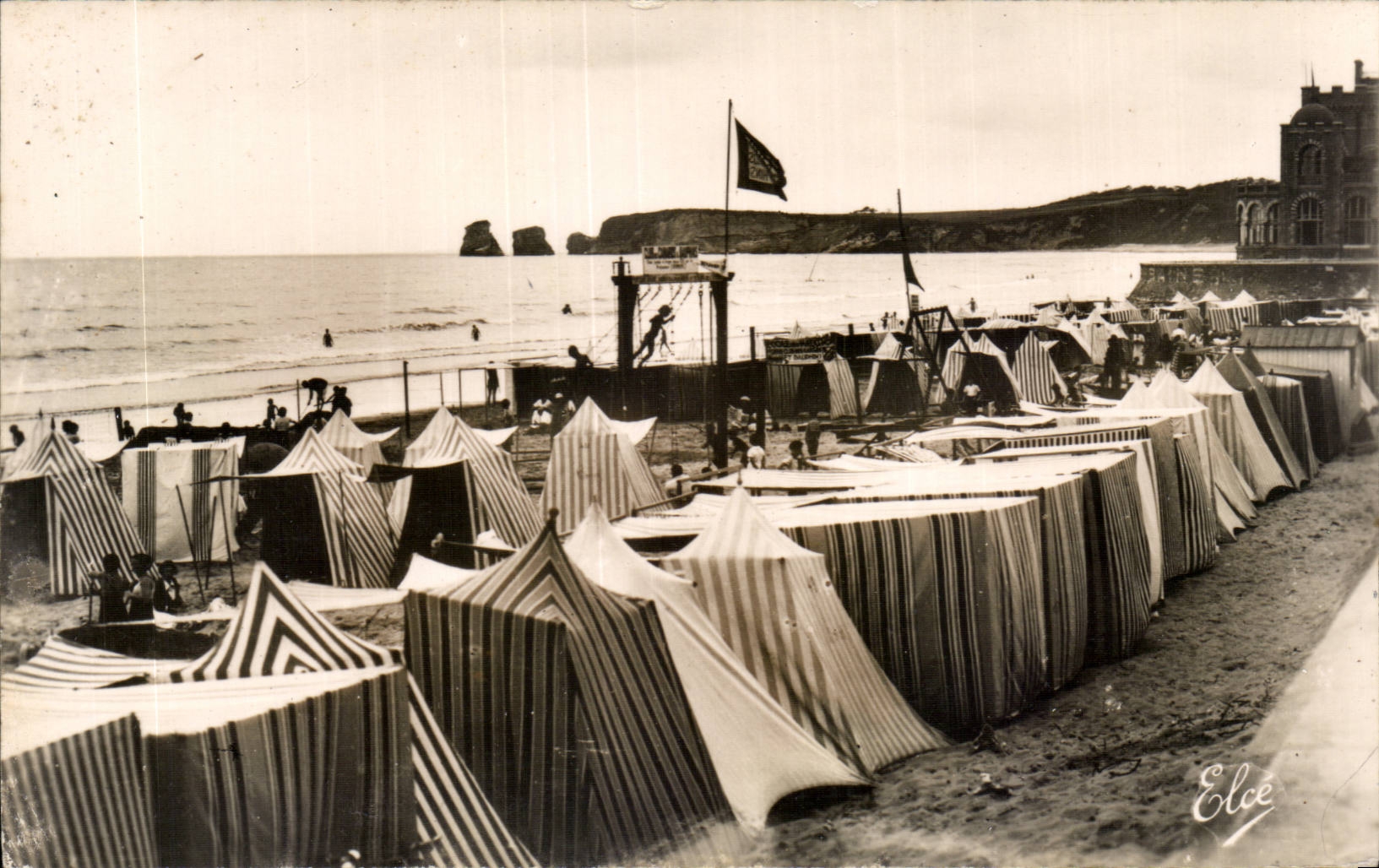 Hendaye-Plage (Basses-Pyrénées) — La Plage et les deux Jumeaux — L. Chatagran