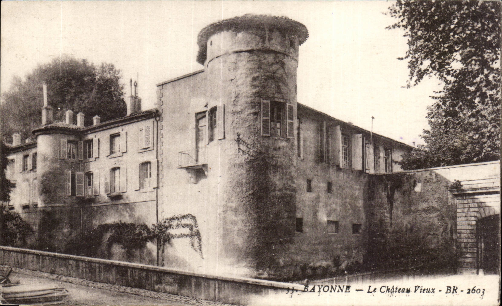 CPA bayonne Le chateau vieux