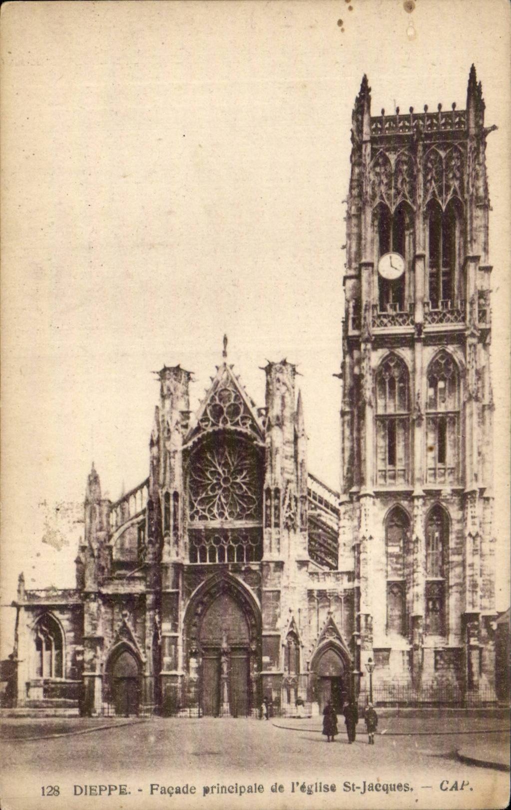 CPA Dieppe Facade principale de l'eglise St Jacques