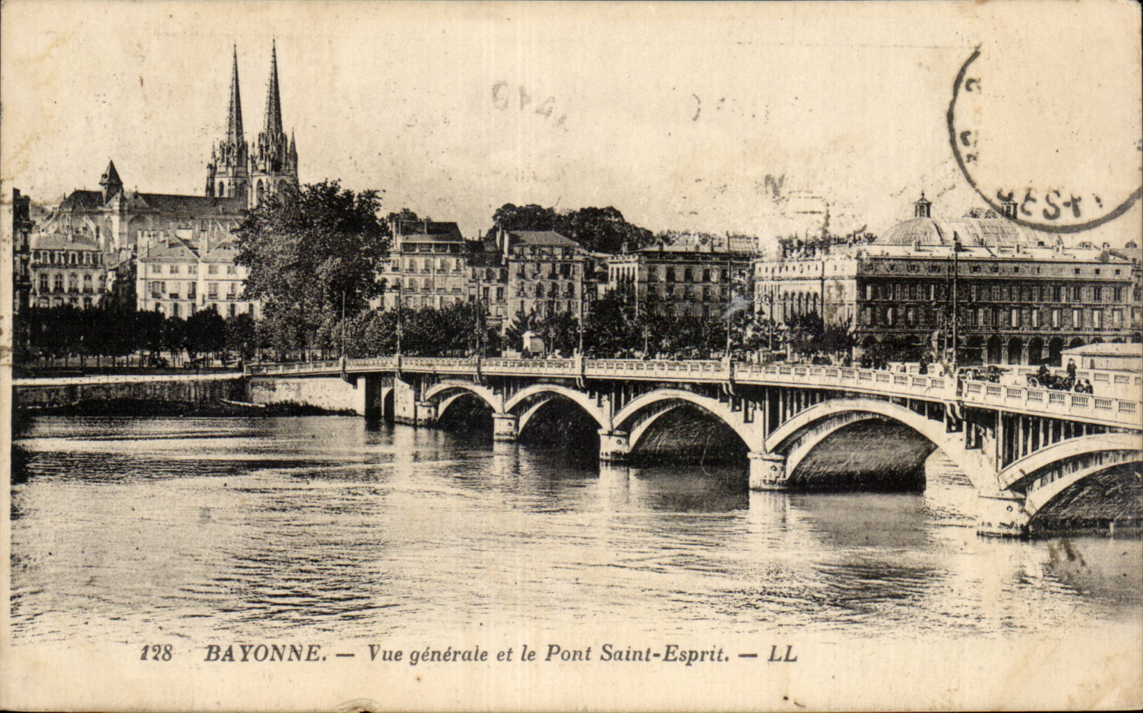 Bayonne CPA Vue generale et le pont St Esprit