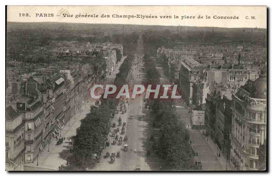Paris CPA Vue generale des Champs Elysees vers la place de la Concorde