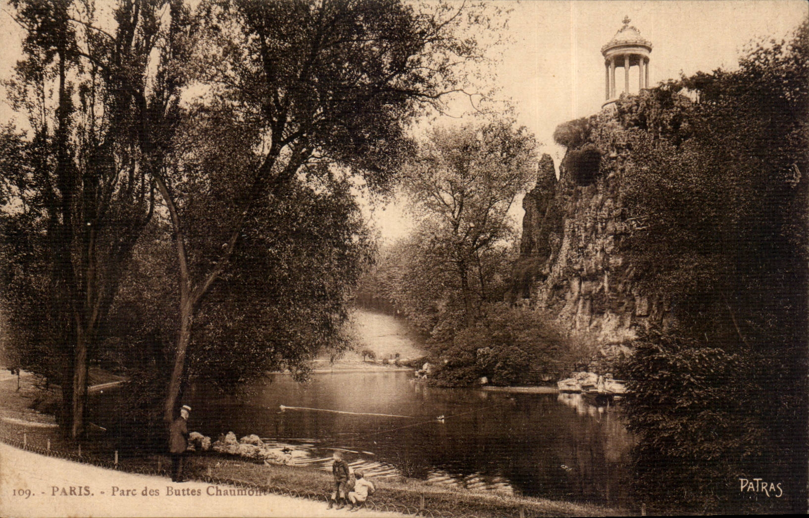 Paris CPA Parc des Buttes Chaumont 