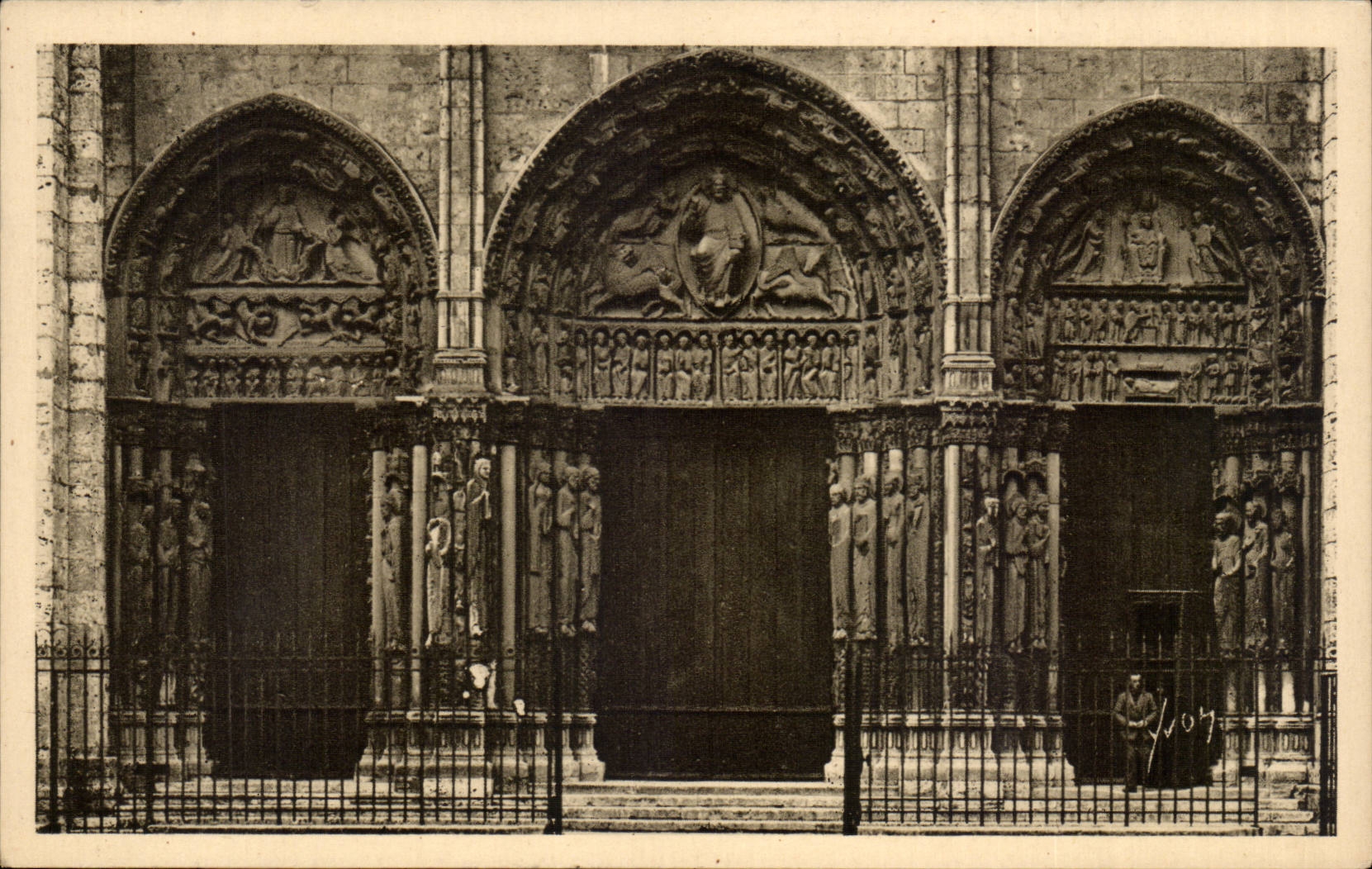 CPA Chartres La cathedrale le grand portail