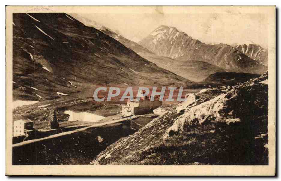 CPA Col du petit St Bernard Le chalet francais et le monument L'hospice italien et le Mont Beriot Blanc