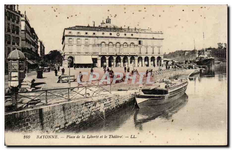 Bayonne — Place de la Liberté et le Théâtre — LL. n°160