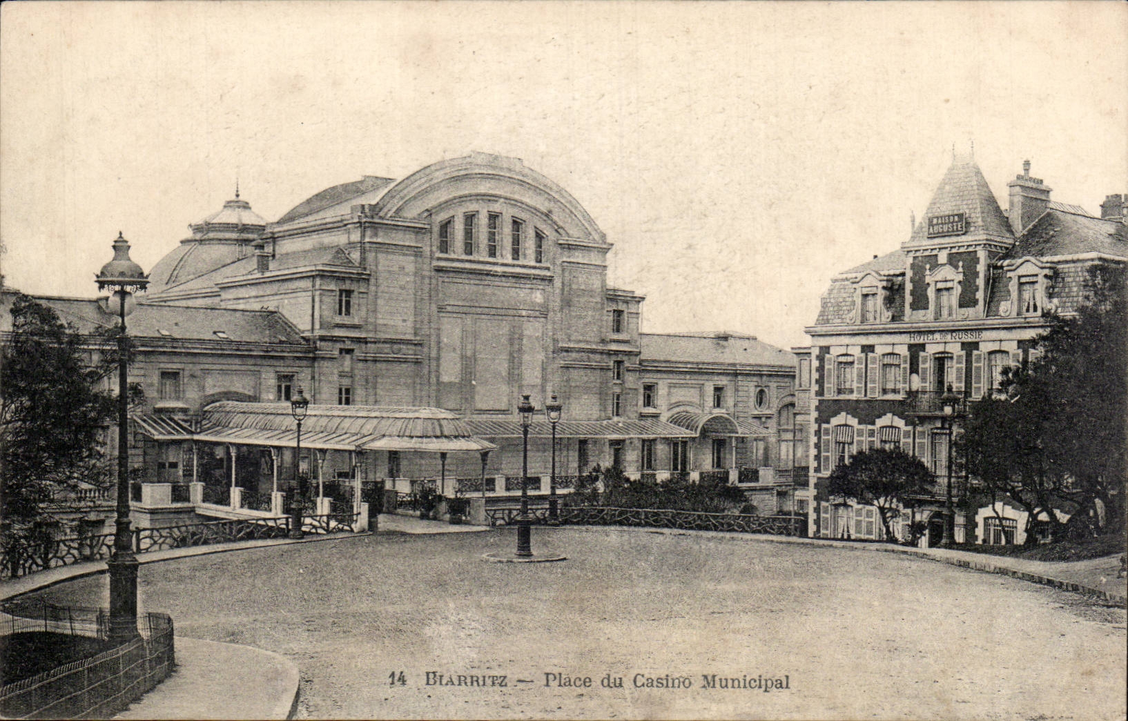 CPA Biarritz Place du casino municipal