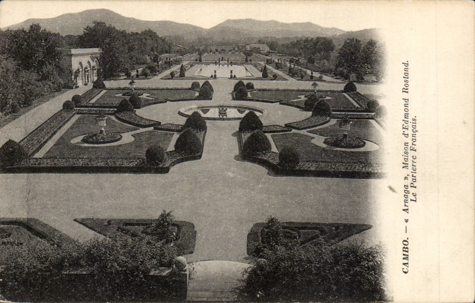 Cambo - « Arnaga », Maison d'Edmond Rostand. Le Parterre Français.
