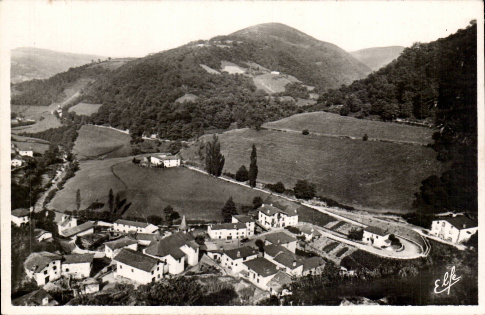 CPA Vallee de la Nive Arneguy Vue generale