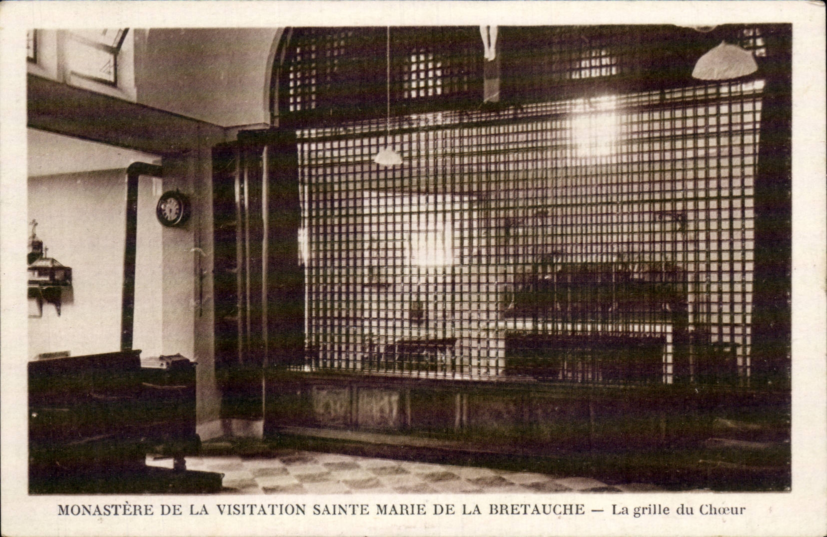 Monastère de la Visitation Sainte Marie de La Bretauche — La grille du Chœur