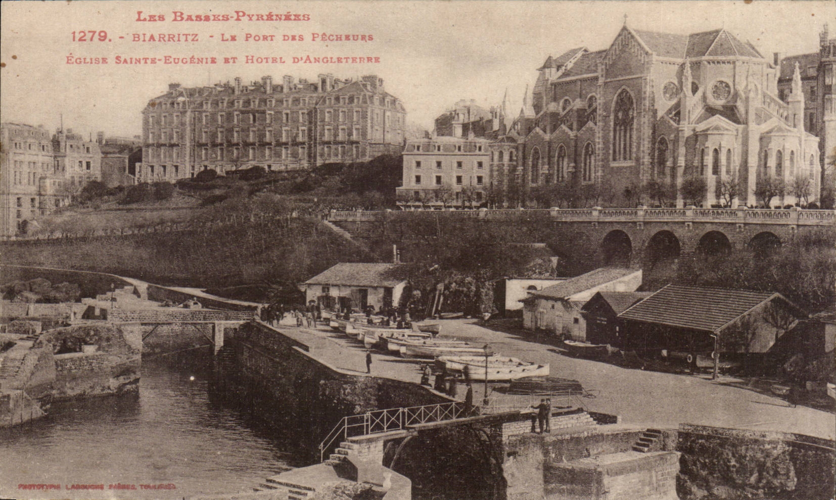 Biarritz - Le Port des Pêcheurs - Église Sainte-Eugénie et Hôtel d'Angleterre