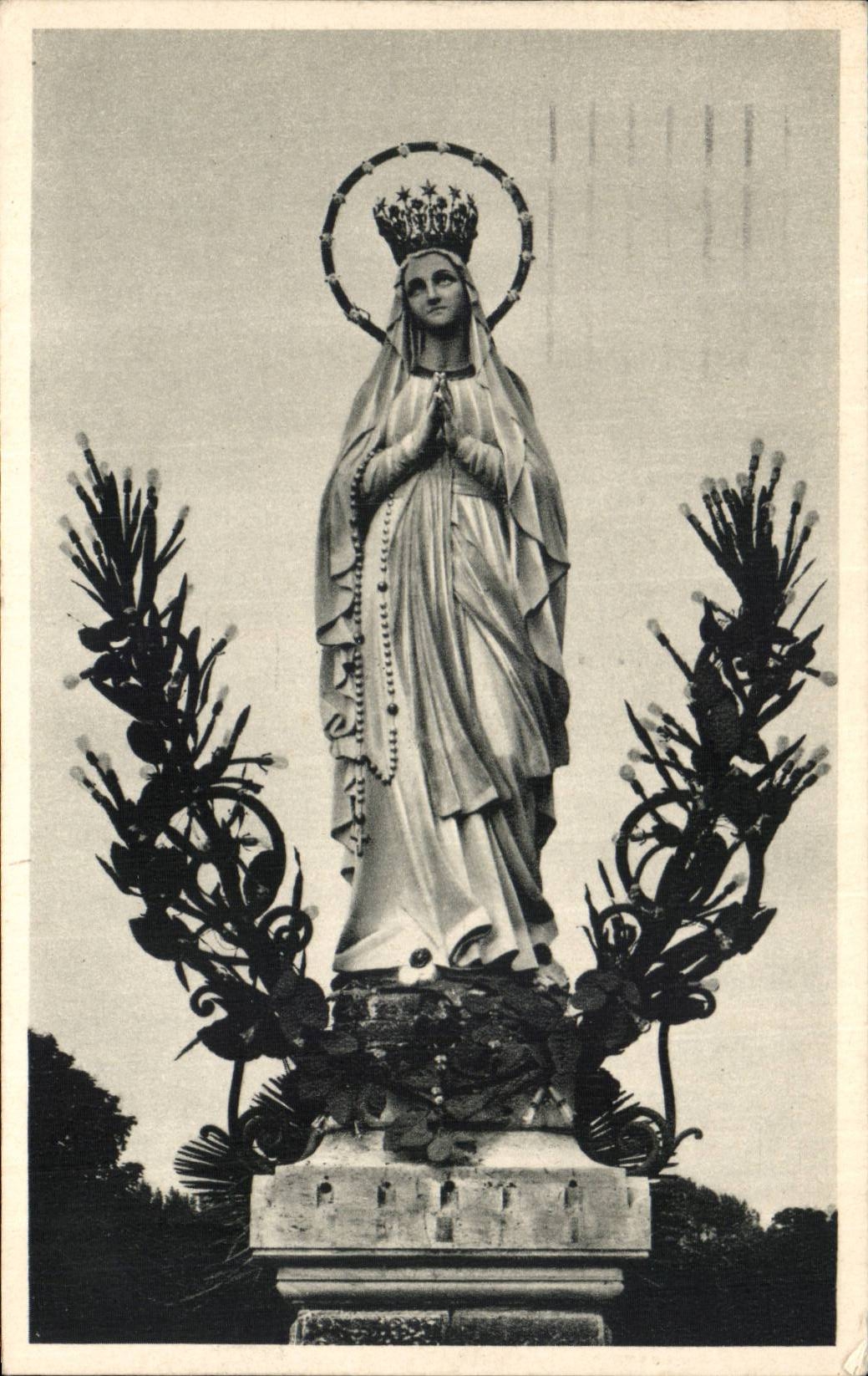 CPA Lourdes La vierge couronnee