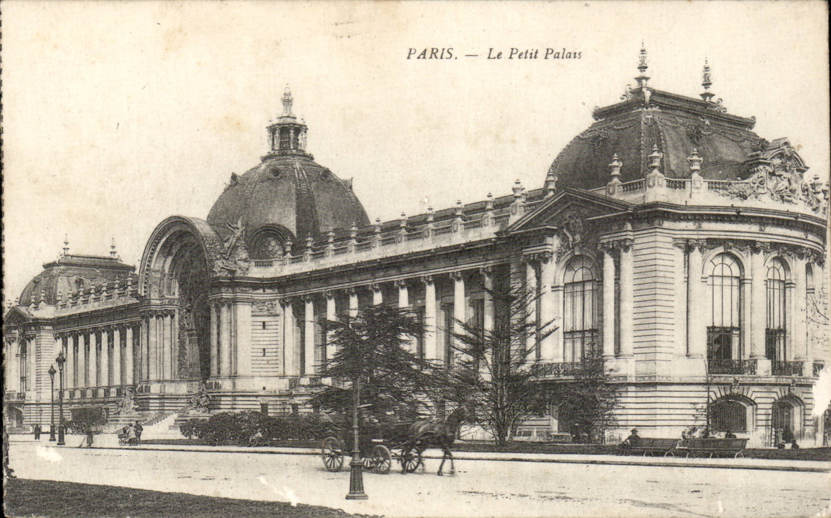 Paris CPA Le petit palais