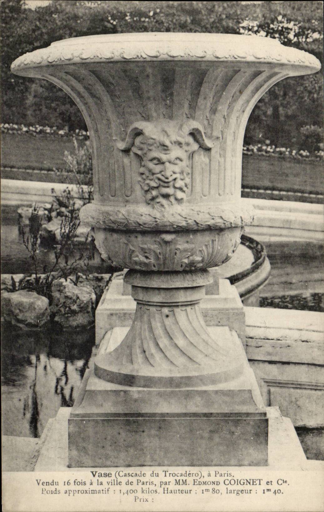Paris CPA Cascade du Trocadero Vase