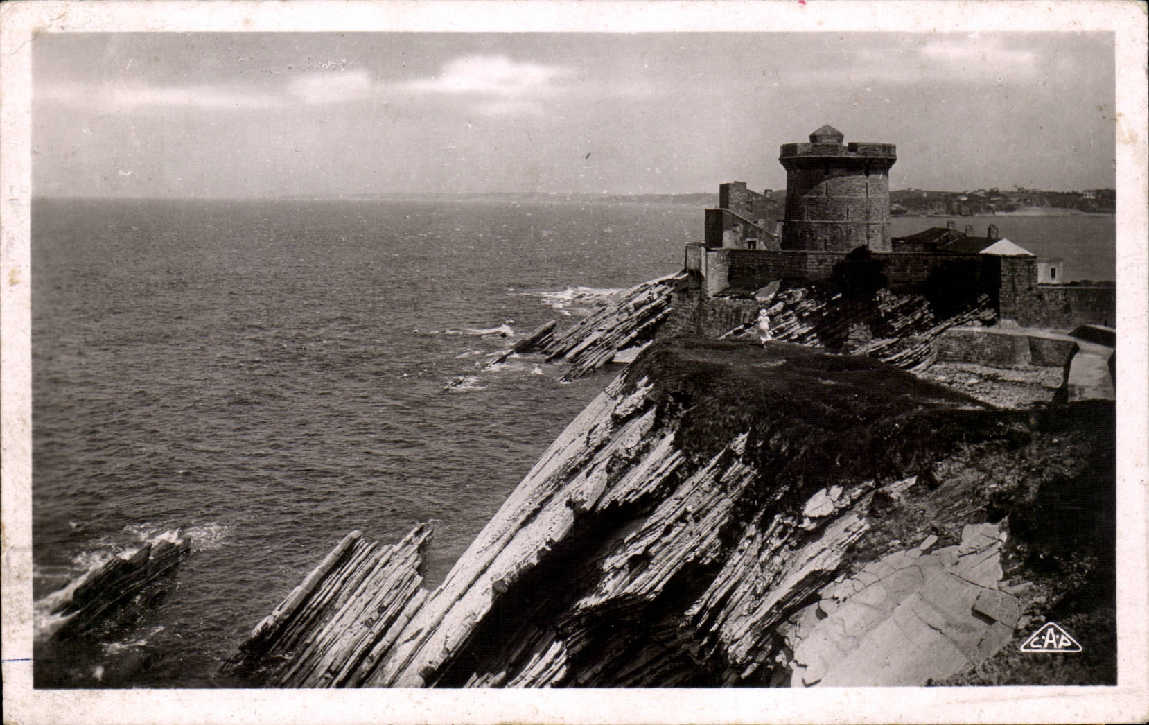 Fort of Jean de Luz — cliffs and sea — C.A.P. n°64