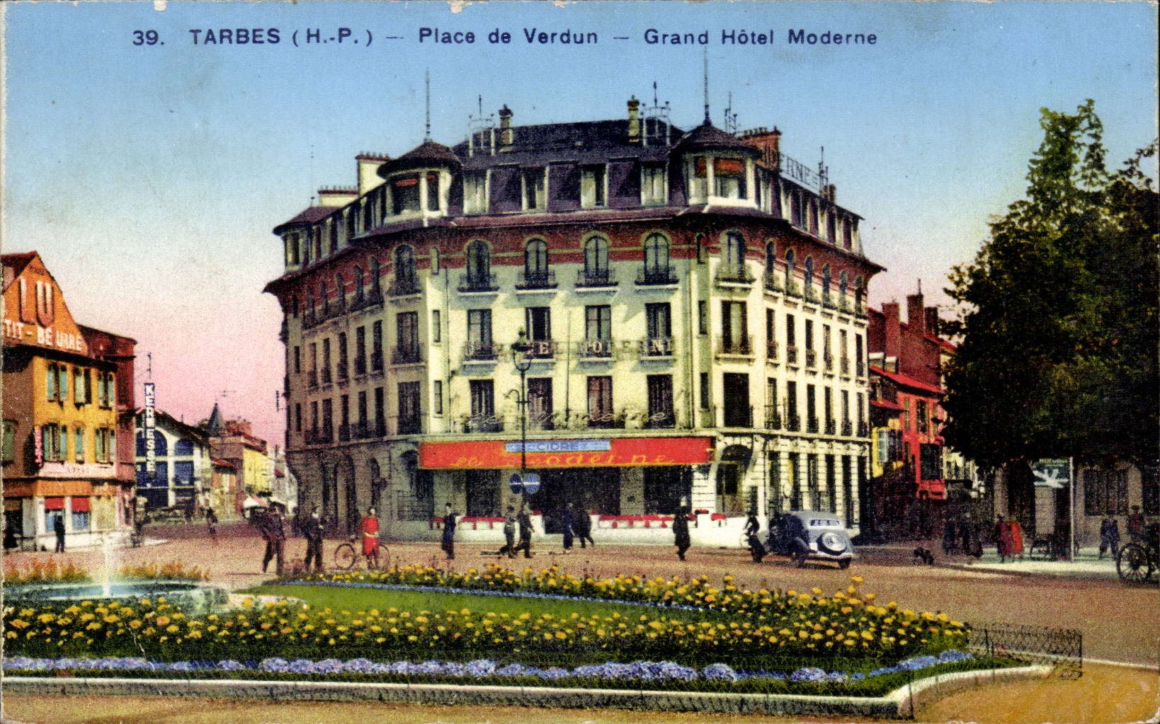 Tarbes (H.P.) — Place de Verdun — Grand Hôtel Moderne