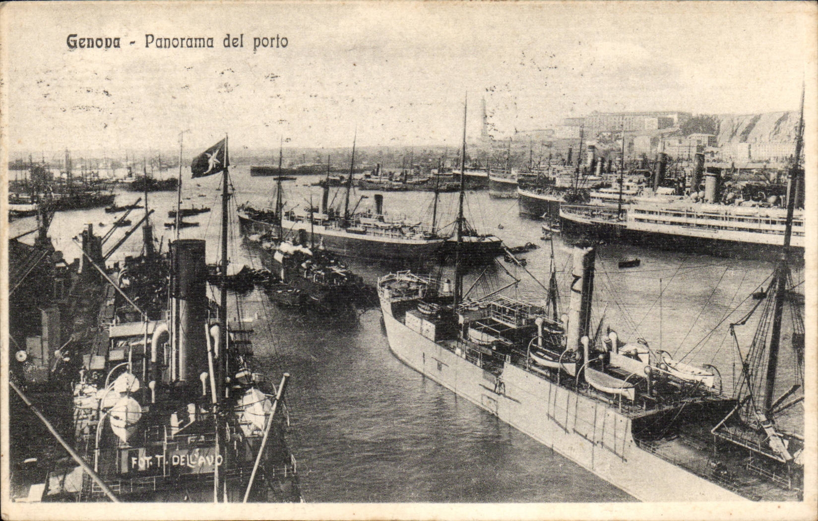 CPA Italie Italie Genova Panorama del porto Bateaux