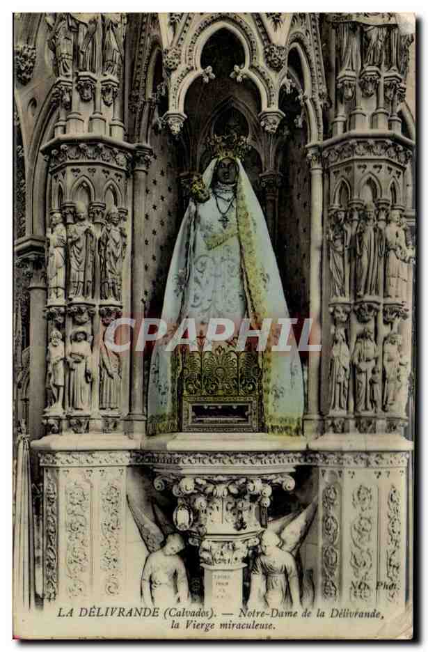 CPA La Guerande Eglise Notre Dame de la Delivrande La vierge miraculeuse