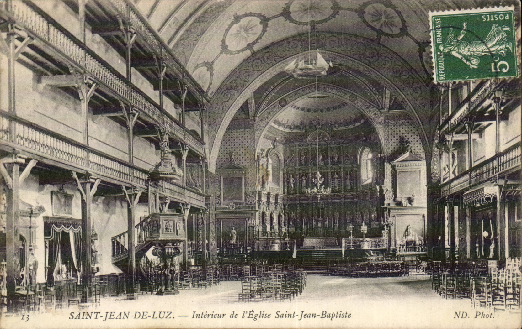 Saint-Jean-de-Luz — Innere des Kirchens von Saint-John-the-Baptist — ND. Foto.