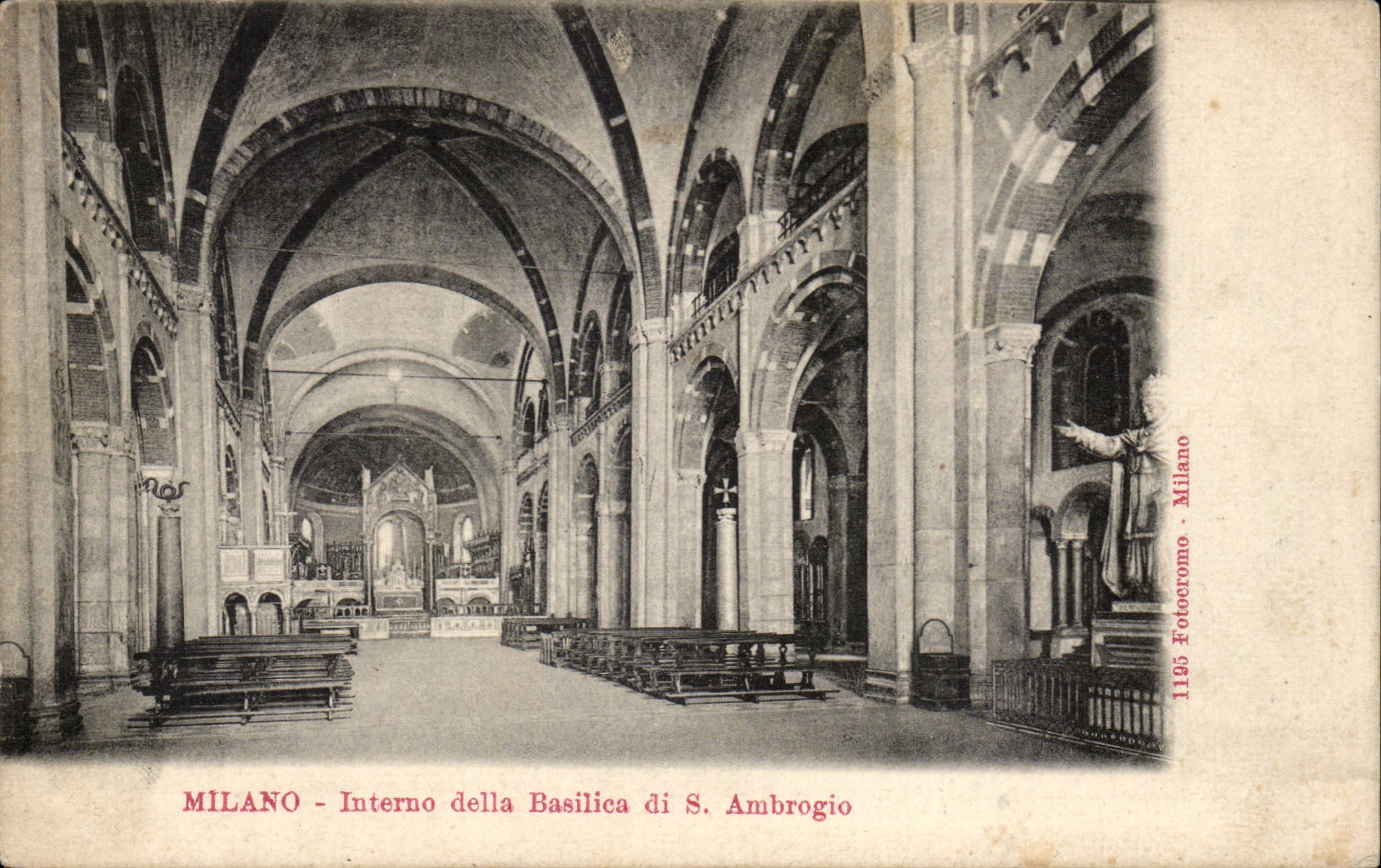 CPA Italie Italia Milano Interno della basilica di S Ambrogio