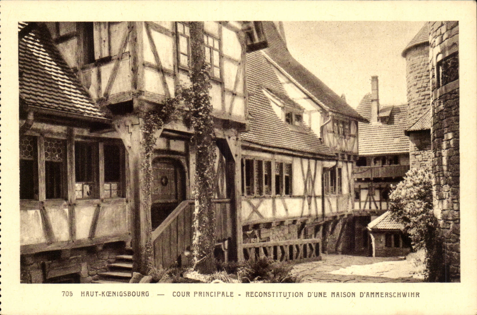 Haut-Königsbourg — Cour principale — Reconstitution d'une maison d'Ammerschwihr