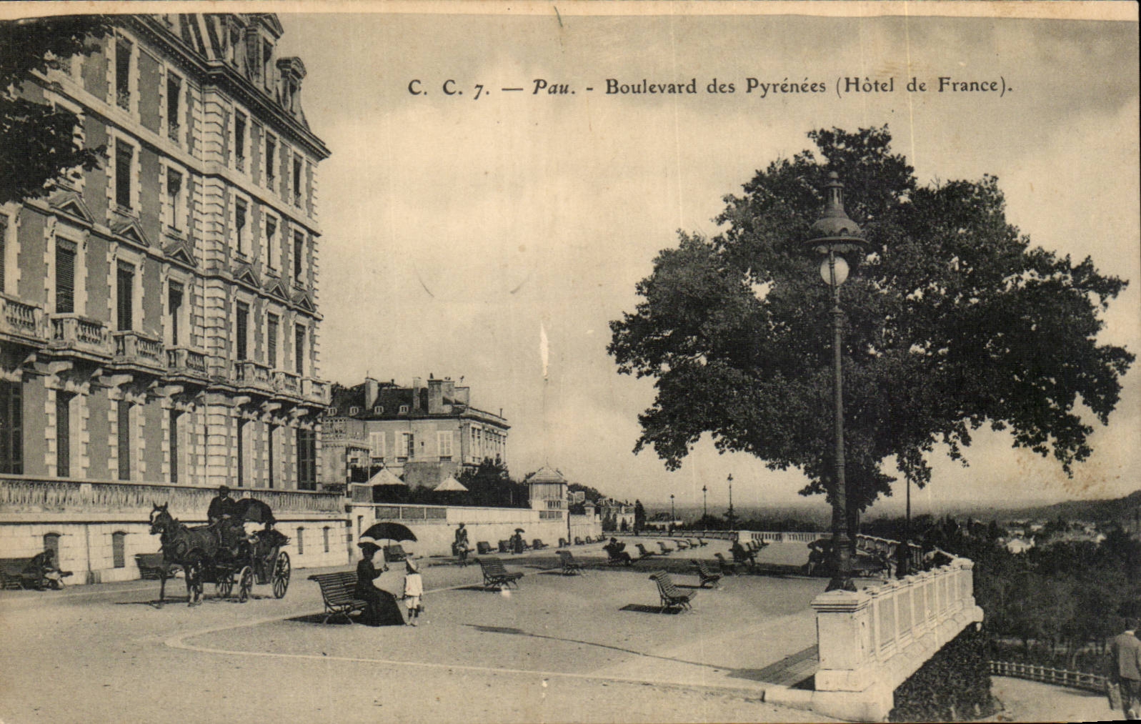 Pau — Boulevard des Pyrénées (Hôtel de France) — C. C. 7
