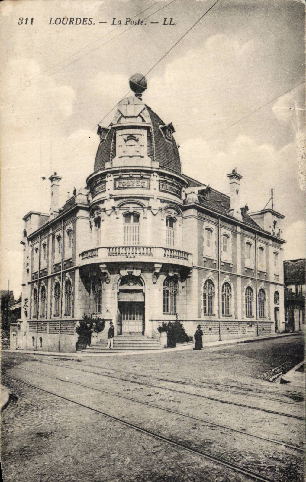 CPA Lourdes la poste