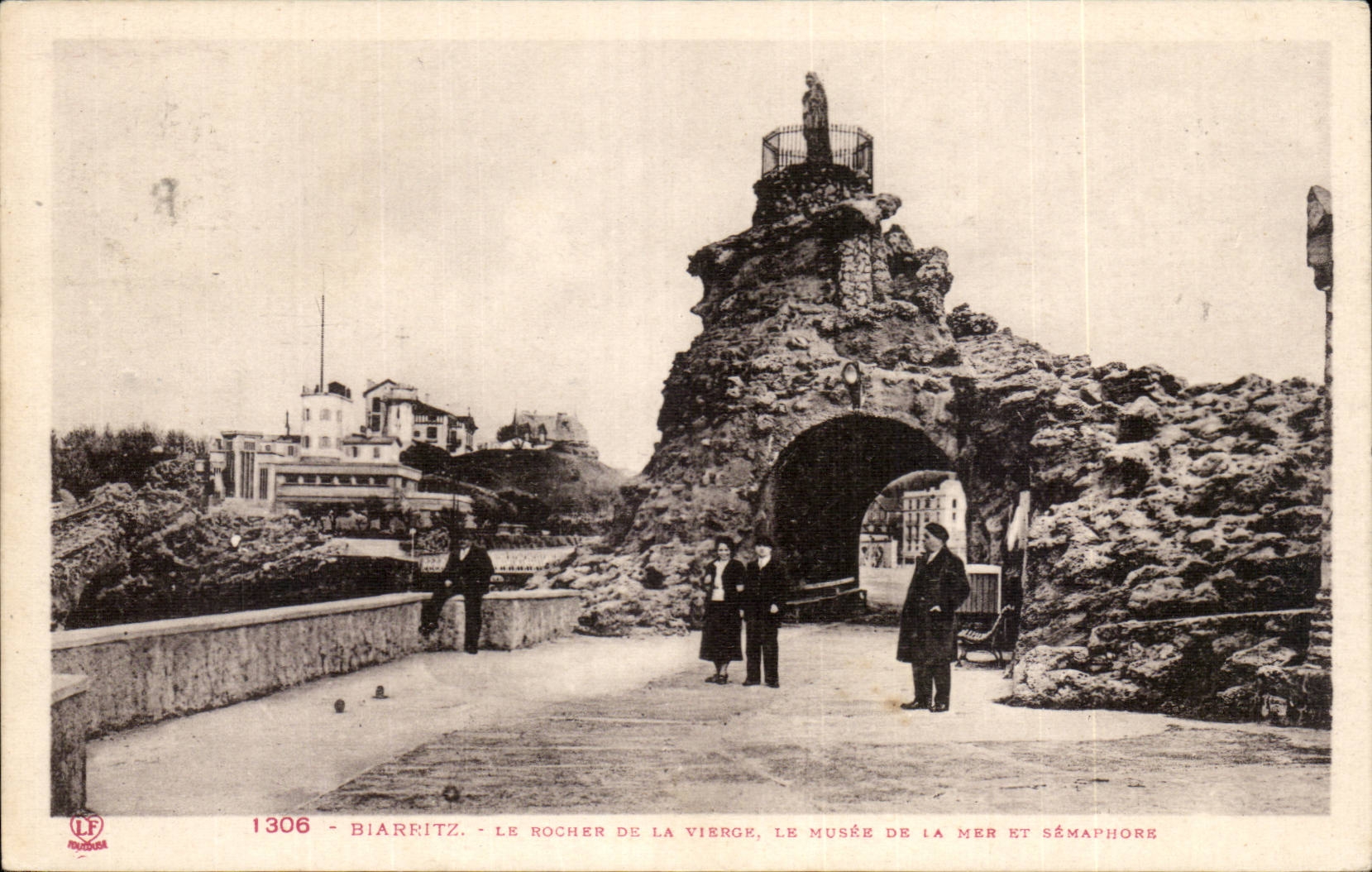 Biarritz - Le Rocher de la Vierge, le Musée de la Mer et Sémaphore