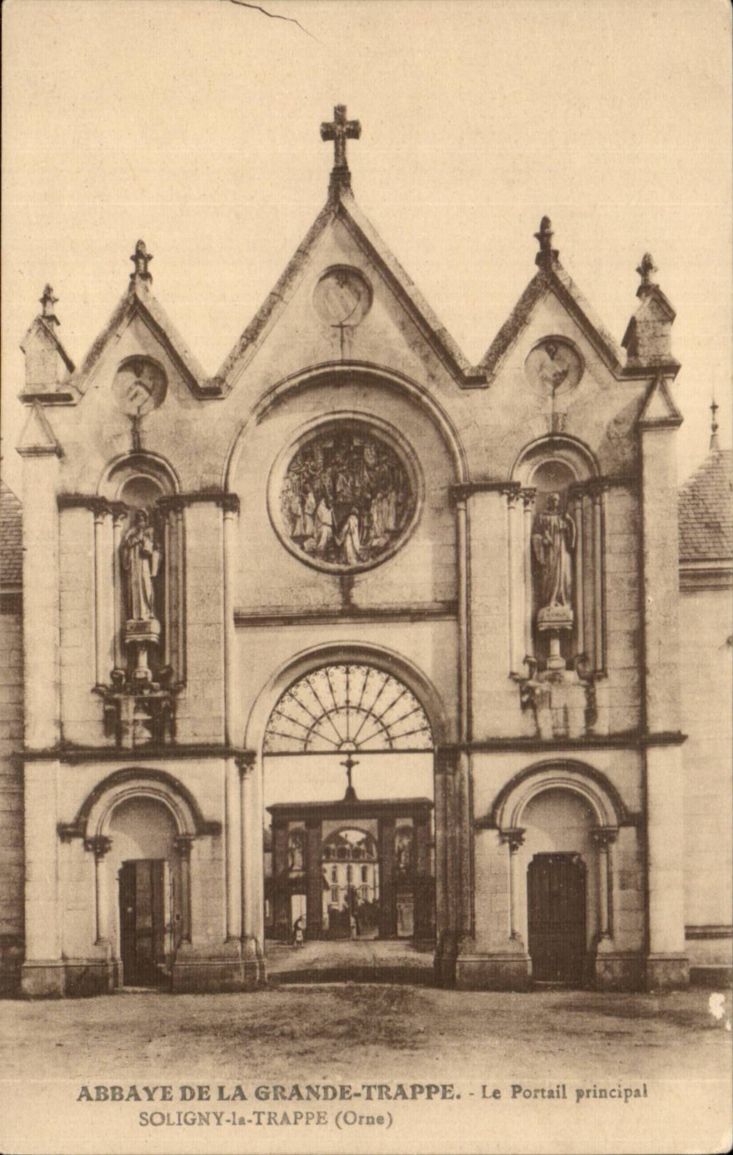 CPA Abbaye de la Grande Trappe Le portail principal Soligny la Trappe