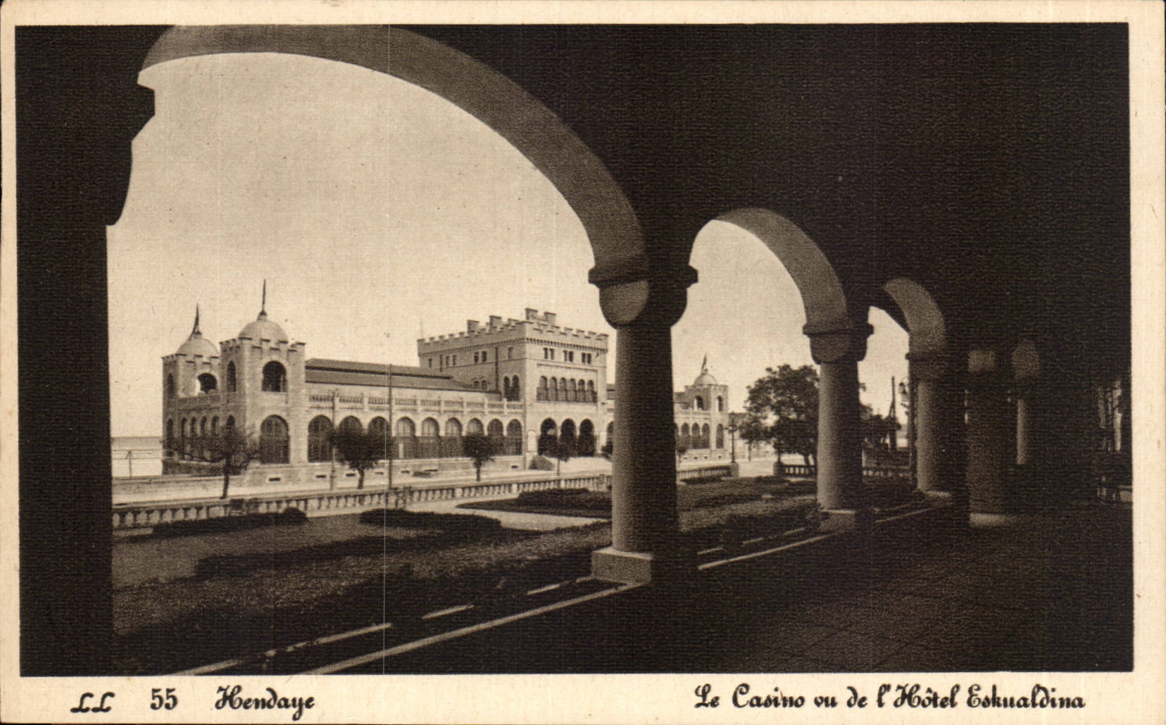 Le Casino vu de l'Hôtel Eshualdina — Hendaye — LL 55