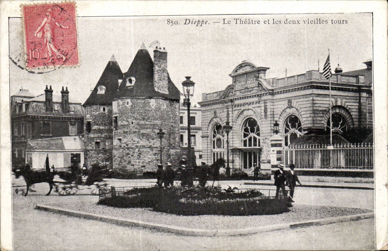 CPA Dieppe Le theatre et les deux vieilles tours