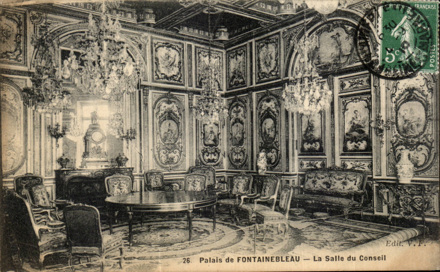 Palais de FONTAINEBLEAU — La Salle du Conseil — Edit. V.F.