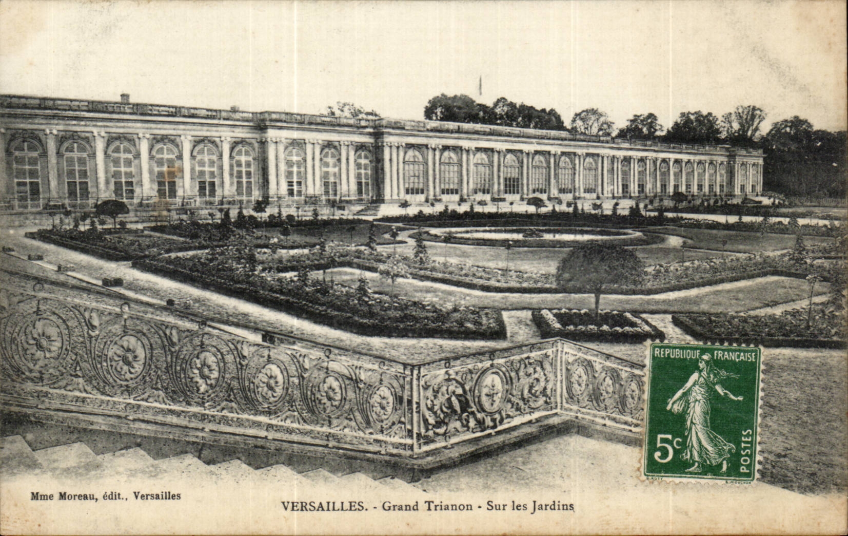CPA Versailles Grand Trianon Sur les jardins