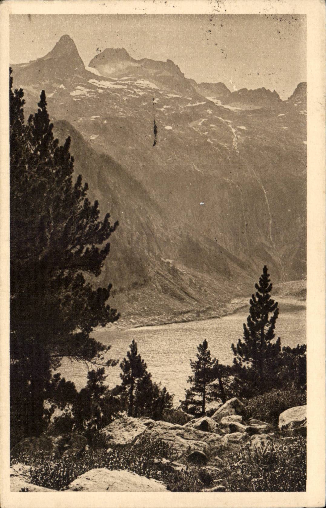 Les Pyrénées — Lac d'Aubert et le Néouvielle — Éditions d'Art Vasconia, Pau, N° 54