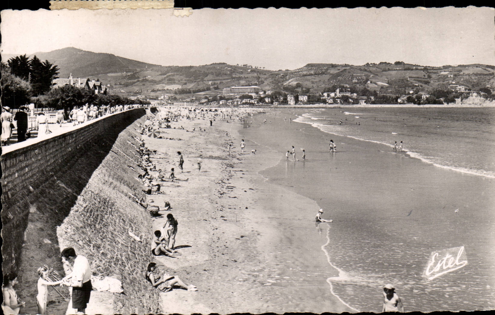 Plage de Hendaye — vue sur la plage avec l'Espagne au fond — Éditions de Luna Estel, n°3323