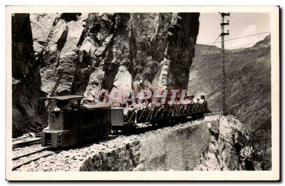 Le petit Train à la Corniche de l'Abîme — ARTOUISTE — C.A.P. Photo, Paris