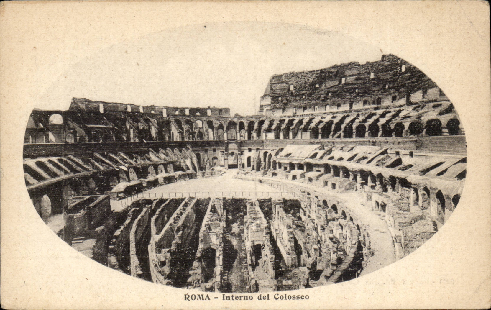 CPA Italie Italia Roma Interno del colosseo