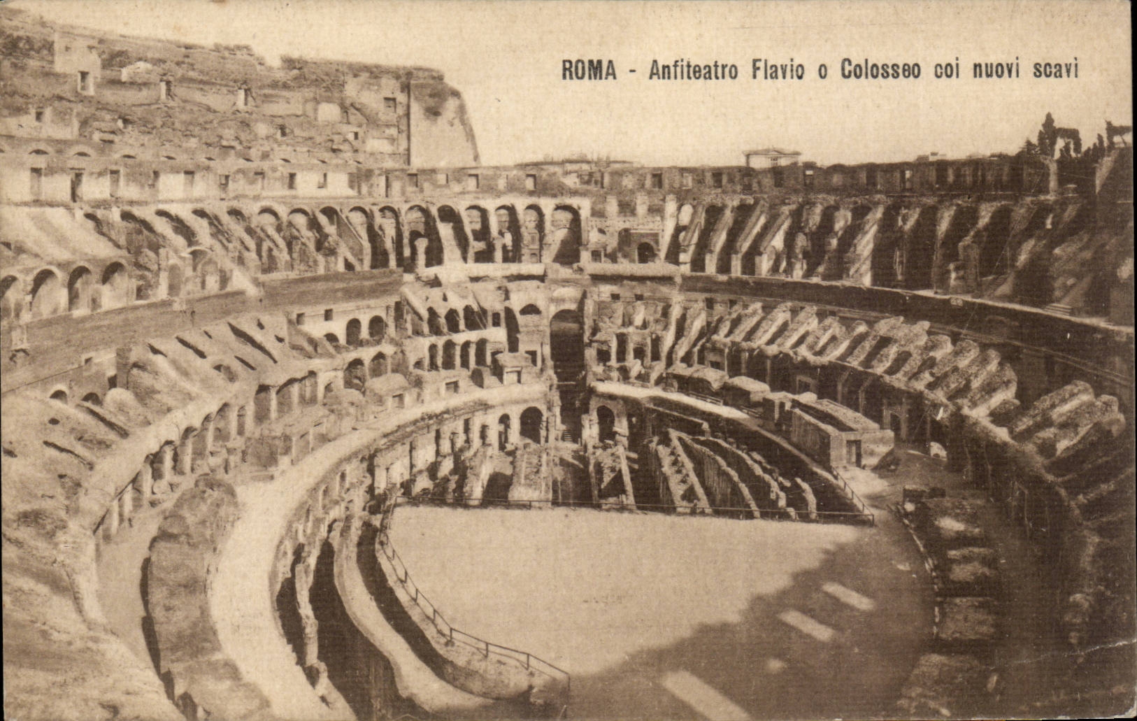 CPA Italie Italia Roma Anfiteatro flavio o colosseo coi nuovi soavi