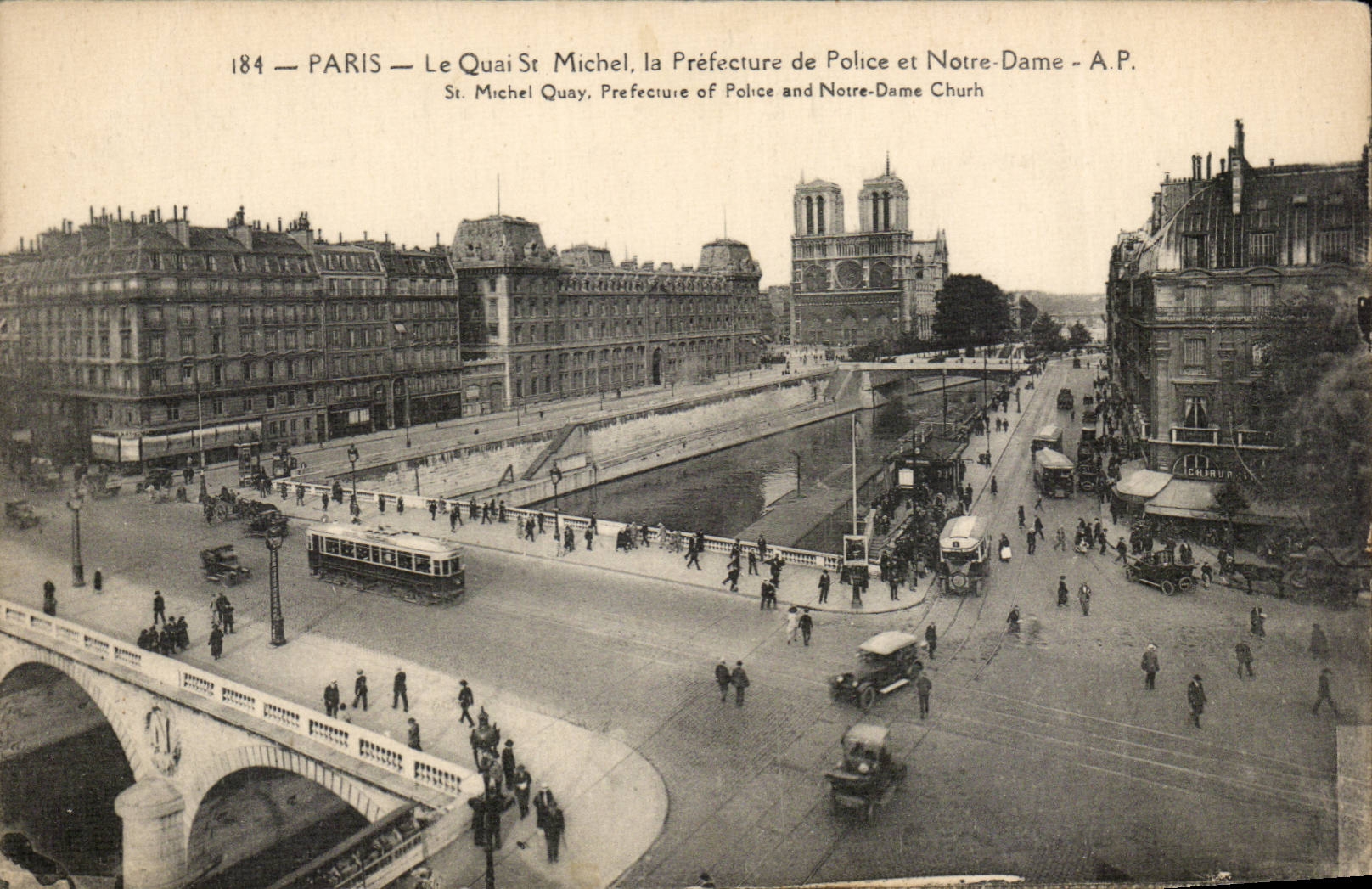 CPA Paris Le quai St Michel la prefecture de police et Notre DAme