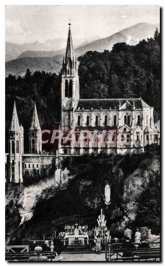 CPA Lourdes La basilique et la grotte